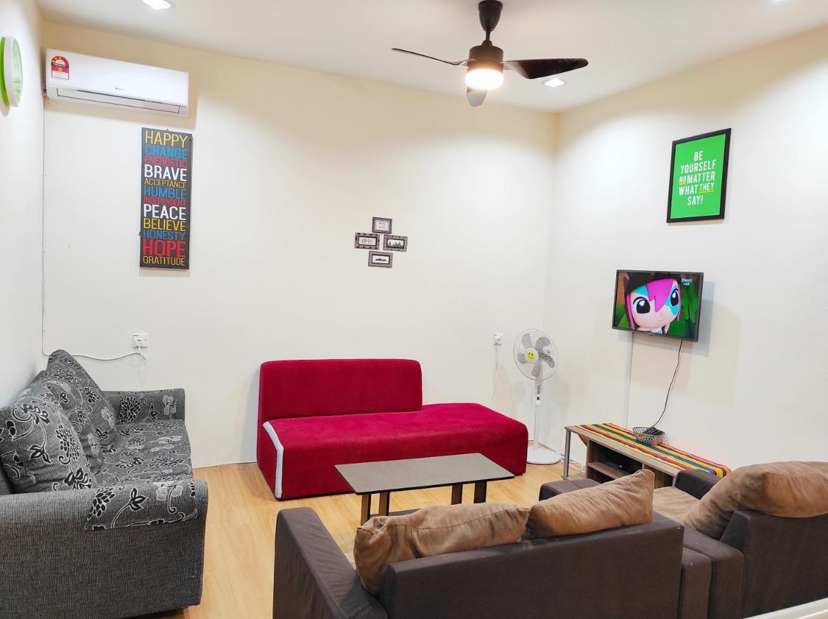 Hornbill Homestay Samarahan Kota Samarahan Dış mekan fotoğraf